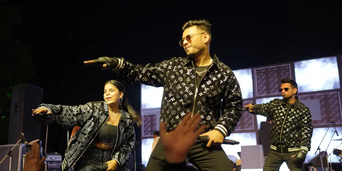 MashupMinati – India’s Best DJ Based Band Live Performance at IIMT College, Meerut